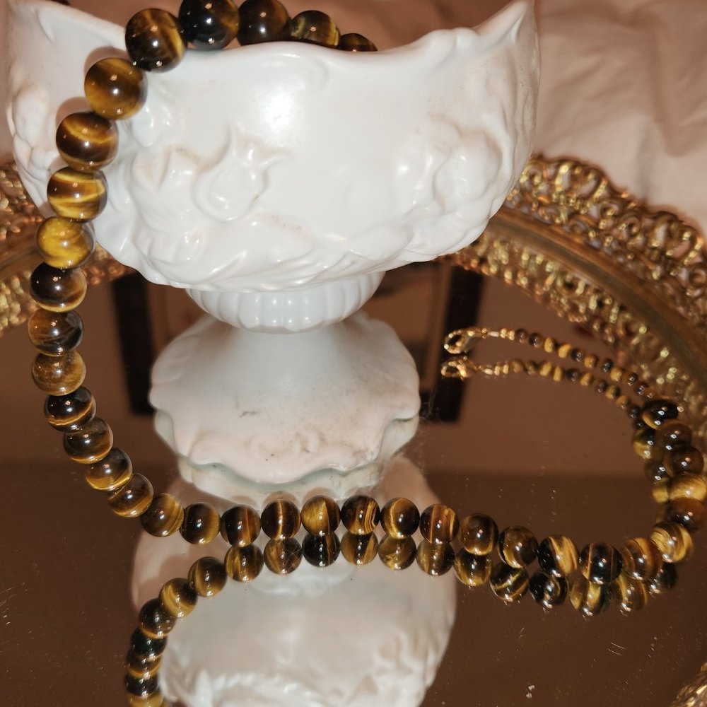 Women's 925 Lee Sands Tiger Eye Beaded Necklace. Length is 19".